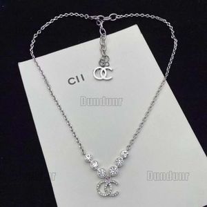 2024 Chanells Luxury Channel Brand Pendant Halsband Womens Designer Tryckt smycken Fashion Street Classic Ladies Necklace Holiday Gifts 0814