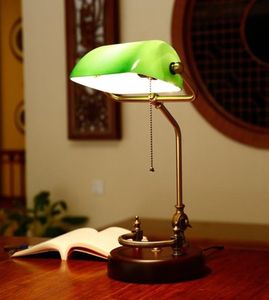 Lâmpadas de mesa Bankers Desk Lamp Vintage Luminária Greenyellow Glass Shade Birch Wood Base Antique Ajustável Articulatingl C3771689