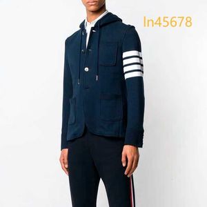 2024 marka mody Blazer Men British Casual Suit Slim Fit Mens Kurtka Spring i jesienna bawełniana z kapturem płaszcz z kapturem