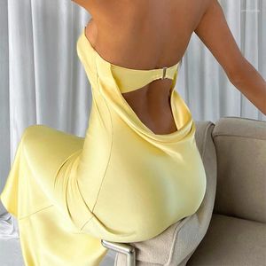 Sıradan elbiseler seksi askısız midi elbise sırtsız kadınlar kolsuz zarif kulüp partisi bodycon yaz sarı saten kıyafeti tatil 2024