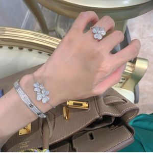 Desginer Van Cleff Armband VCAS Clover Fanjia smycken Flower Ring Full Diamond Clover Ring High Version High Quality Sweet Style Jewelry