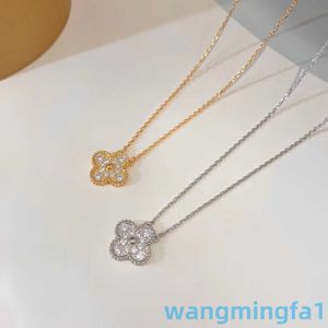 2024 Дизайнерское ожерелье Vans v Jinfan с четырьмя листами клевера для женщин, утолщенная классическая универсальная золотая цепочка с розовым бриллиантом 18 карат