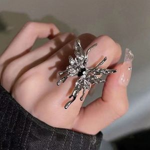 Solitaire Ring Vintage Punk Irregular Butterfly Rings For Women Liquid Metal Earring Aesthetic Egirl Gothic Insect Open Jewelry 23257W