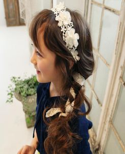 Spitzenblumen-Girlanden-Applikationen, verstellbares Blumenmädchen-Kopfstück, koreanische Top-Qualität, Perlen-Haarschmuck für Hochzeit 3039085