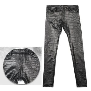 Pantaloni Pantaloni da uomo a matita Pantaloni da motociclista skinny con stampa calcografica 3 D Leggings in grana di coccodrillo Pantaloni casual in pelle PU lucida