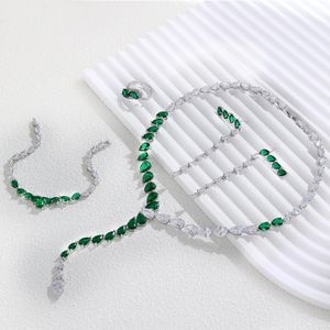 2023 Säljer 4 -delvis brudbröllopsmycken Set Cubic Zirconia Long Tassel Necklace Earrings Party 240220