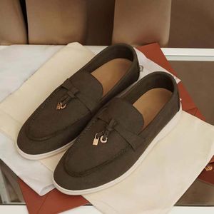 Designer Sandals Slippers Slides Summer Flats Sexy Real Leather Platform Shoes Ladies Beach Effortlessly Stylish 2 Straps with Adjusted Gold Buckles Women