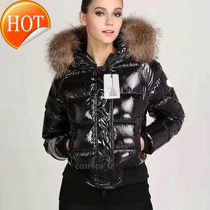 نساء لأسفل Parkas Doudoune Monclair Womens Coats قصيرة منتفخة كلاسيكية داونز السترات الإناث مصممة سترة مصممة