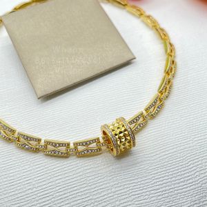Designer-Halskette mit rundem Anhänger für Damen, diamantvergoldet, 18 Karat, höchste Gegenqualität, modischer Luxusdiamant, europäische Größe, mit Box 003