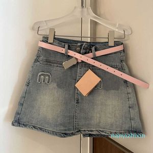 2024 American Sweetheart Denim Shorts Fashion Miniskirt 자수 편지 바지