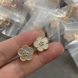 Designer Van cl-ap 925 Sterling Silver Fanjia Plum Blossom Earrings Plated with 18K Rose Gold CNC White Fritillaria Flower Precision High Edition IUO1