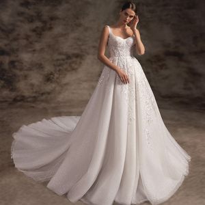 Elegantes Brautkleid in A-Linie mit quadratischem Kragen, Perlenapplikationen, glänzende Spitze, Spaghettiträger, ärmellose Brautkleider, können individuell angepasst werden