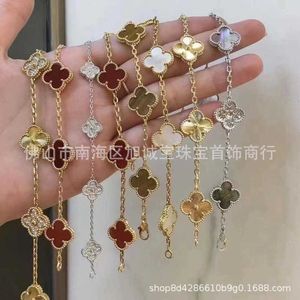 Designer-Schmuck, Luxus-Armband, Gliederkette, Vanca V-Gold, vierblättriges Gras, fünf Blumen, weiblich, 18 Karat Roségold, weiße Fritillaria, Schlüsselbeinkette Live