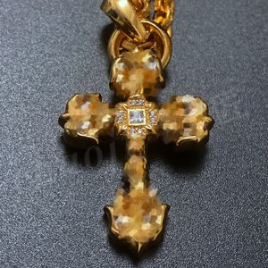 デザイナークロスペンダントネックレス宝石ダイヤモンドカップルネックレスで飾られたトレンディな炎のクロスペンダント