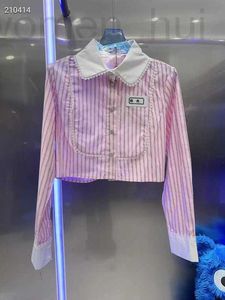 Kvinnors blusar skjortor designer Italien miui topp lyx kvinnor klassisk randskjorta sequin rhinestones inlagd brevficka lång ärm rosa blå lapel kort gkkq