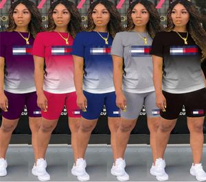 2022 Designer Trainingsanzüge Sommer Frauen 2 Stück Shorts Set Brief Drucken Outfits Casual T-shirt Kurze Hosen Jogger Sport Anzug mode8883807