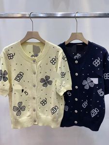 2228 2024 pista outono marca mesmo estilo camisola de manga curta cardigan tripulação pescoço roupas femininas alta qualidade qian