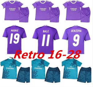 Zestaw dla dzieci Realu Madrids piłka nożna 16 17 18 Bale Benzema Modric Retro Football Shirts Vintage Isco Maillot Sergio Ramos Marcelo Kit 999