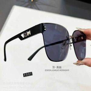 Designer 1to1 Family H 2024 new sunglasses fashionable luxury high-end crystal cut edge Tiktok live broadcast preferred OSUT