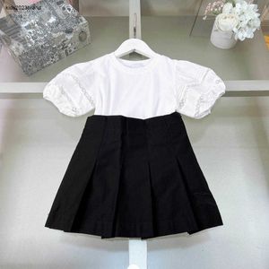 ニューキッズドレスセットチャイルドトラックスーツ女女服サイズ110-160刺繍中空デザイン短袖Tシャツとスカート24feb20