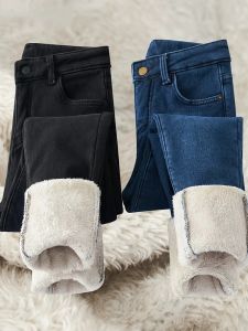 Jeans tjockare vinter lambwool smala jeans kvinnors varma överdimensionerade 34 fleece fodrade mager blyerts denim byxor höga midja stretchbyxor