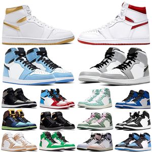 Mężczyźni Buty koszykówki Wysokie 1 1s Sneakers skóra ciemna mokka czarna biała uniwersytet niebieski Lucky Green Space Jam pyłek trenerzy na zewnątrz Sports Sneaker 36-47