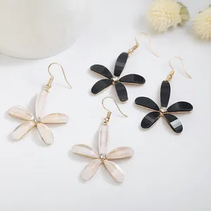 Dangle Earrings 2024 Real Sale Oorbellen Han Editionは5つの花の花びらを契約しました女性ファッションとパーソナリティロングジョーカーイヤーフック