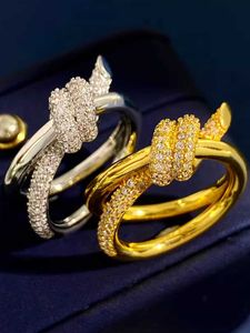 Marke Charm Miss New TFF Knot Valley kranker gleichen Stil Ring Female Ausreißer Design Einfacher und luxuriöser Instagram -Finger