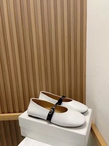 Designer äkta läder balett plattskor kvinnor runda tå spänne rem loafers kvinna mode komfort sommarpromenadskor les ballerines kvinnor