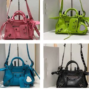 2024 Balencig Omuz Tasarımcıları Cagole Bags Motosiklet Çantası Kadın Lüks Orijinal Deri Crossbody Debriyaj Cüzdan Çantası Serin Klasik Şehir Çantaları 1320ess