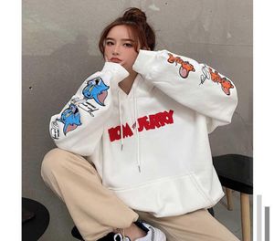 Kawaii stora hoodies för kvinnor harajuku 2021 toppar nya casual streetwear brev tecknad tryck tröja Tom Jerry Q09011598010