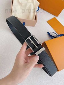 Bältesdesigner herr- och kvinnors bälten dubbelsidig kotläder Enkelt och mångsidigt läderbälte fashionabla nytt dekorativt nätrött Belt GL10