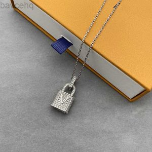 Halsband låsande hänge halsband designer lyx diamanter mode guld silver unisex par smycken 2205111d 240302