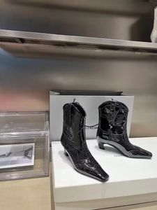 2024 Projektant jesienny zimowe buty Skórzane rękawy kwadratowy but western but krótki rękaw Casual Cat Toe krótkie botki