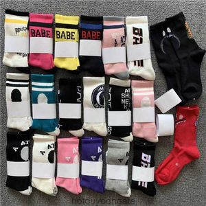 Designer Classic Fashion Luxury Mens and Womens Head Embroidered shark Socks Pure Cotton Socks Classic Color Style A011