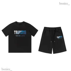 Magliette da uomo Abbigliamento T-shirt Trapstar Set Ciniglia ricamata Decodificata Chort Sapori di ghiaccio e Pantaloncini da donna Materiale in cotone 721