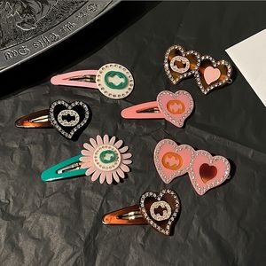Süße Sonnenblumen-Herz-Haarspange für Damen und Mädchen, Herz-Buchstaben-Haarspangen, Haarspangen für Geschenkparty
