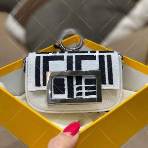 Baguette de lona de luxo Nano Mini Bolsas de corrente Bolsa de decoração de letras bordadas