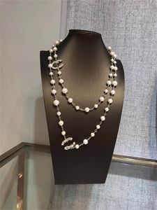 Jesienna i zimowa łańcuch swetra C Designer Naszyjnik dla Lady Pearl Chains Marka Gold Crystal Luxury Biżuteria Cclies Kobiet długi łańcuch 30