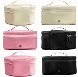 2024 Totes Designer Waterproof Oval Top Access Nylon Top Handle Bag Womens Lululemens Cosmetic Bags Shoulder Purses Handbag Beach Men Cross Body Zipper 6612ESS