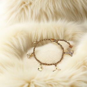 Charm Bracelets designer Bracelet designer's new Alphabet floral diamond-encrusted temperament lvtn bracelet Jewelry