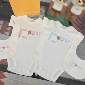 Luxury nyfödda jumpsuits designer småbarnskläder storlek 59-90 baby crawling kostym spädbarn bomull bodysuit och halsduk 24feb20