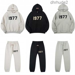 1977 Designer Essentialshoodie Tracksuit Ess Hoodie Pullover Sweatshirts Essentialsweatshirts Set Tops Quality Mens Womens Jumper Letter Print Sweat P KA55