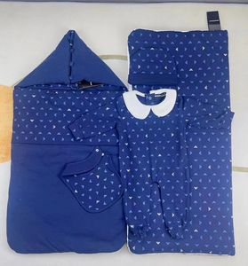 Designer Tutina per neonato, Bavaglino Set di abbigliamento Collant per neonato Tuta di lusso Tuta in cotone Ragazzi e ragazze Tuta Trapunta per neonato 5 PZ R32