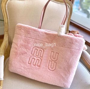 Miui Designer Tote bag Large Capacity Womens Handbag Fashion Commuting Shoulder Underarm Bag High-Looking Furry Totes