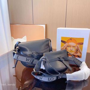 Loewew Tasche Designer Saddles Bag Damenhandtasche Lowe High-End-Geldbörse aus echtem Rindsleder mit Schleife, modische Luxus-Alphabet-Breitband-Sub-Umhängetasche 516