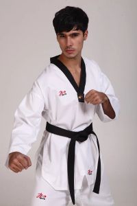 Produtos Taekwondo Suit TKD Dobok Uniforme de estudante com cinto Karate Gi Martial Arts