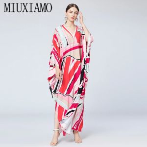 Klänning miuximao 2023 Bohemian plus size klänning vneck batwing hylsa maxi klänning kvinnor elastisk siden golvlängd ny kaftan lös klänning