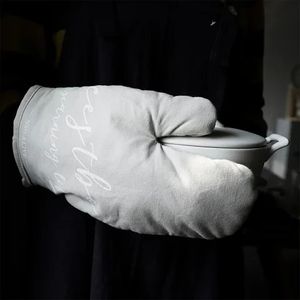 1 Stück Baumwolle Ofenhandschuh Hitzebeständiger Handschuh Küche Kochen Mikrowellenhandschuh Isolierte rutschfeste Handschuhverdickung 240227