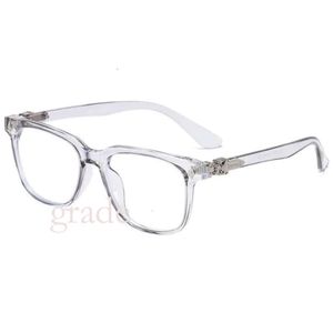 Designer ch Cross Glasses Frame Chromes Märke Solglasögon för män Kvinnor Trendiga runda ansikte TR90 Eye Male Protection Heart Eyeglass Frames 2024 Luxury ChromeFree 432